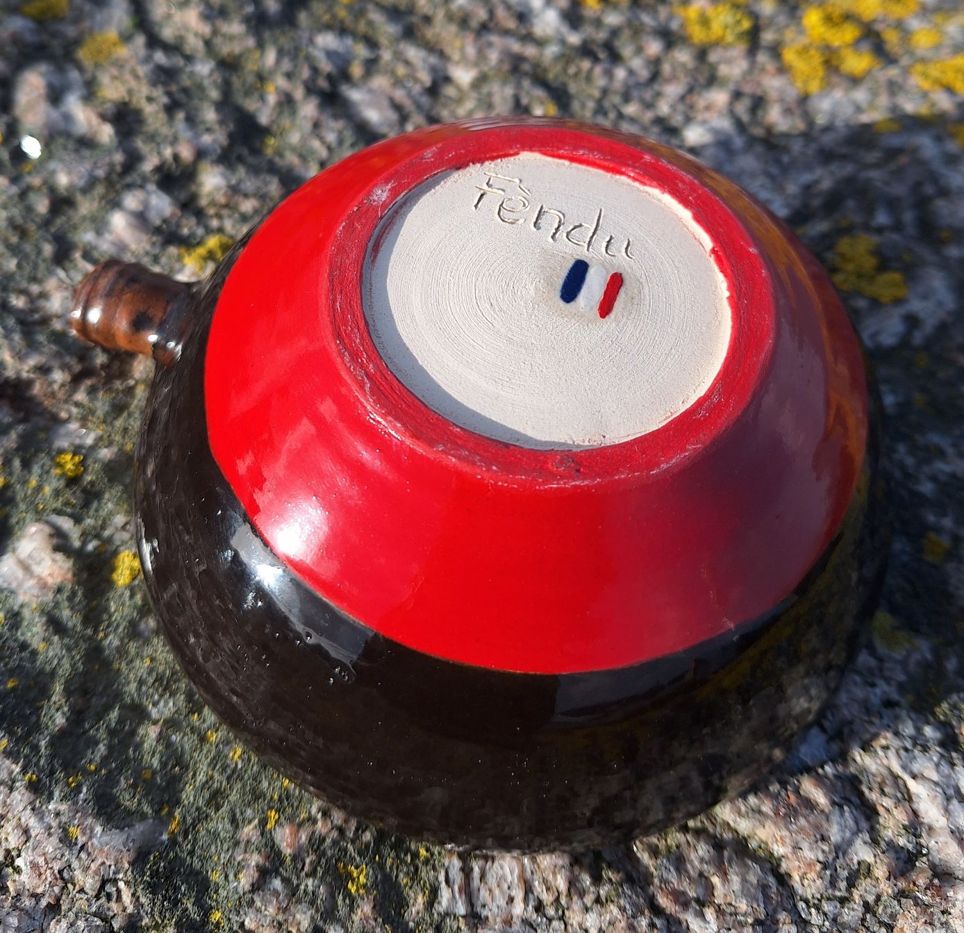 Bol de Cherbourg - noir et rouge - bitte d'amarrage en canon